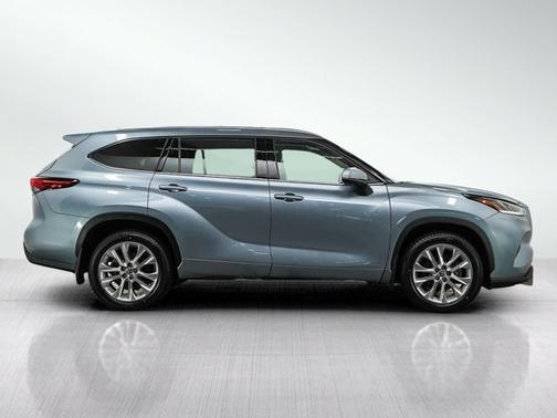 Moon Dust 2022 Toyota Highlander Hybrid Hybrid Limited
