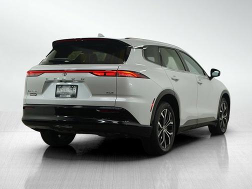 2025 Toyota Crown Signia XLE