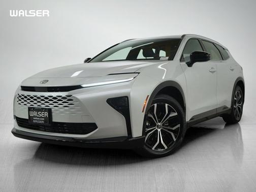 2025 Toyota Crown Signia XLE