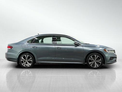 Platinum Gray Metallic 2020 Volkswagen Passat 2.0T SEL