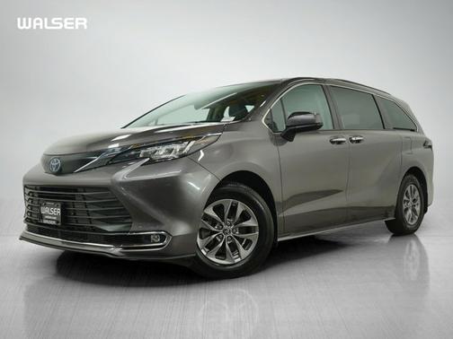 2023 Toyota Sienna XLE