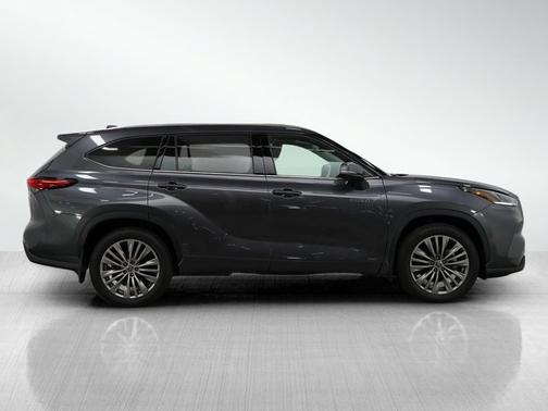 2021 Toyota Highlander Hybrid Platinum