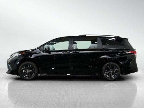 Midnight Black Metallic 2026 Toyota Sienna XSE