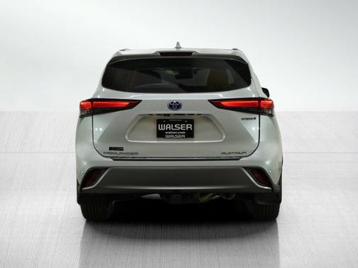 2023 Toyota Highlander Hybrid Hybrid Platinum