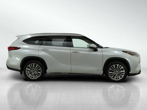 2023 Toyota Highlander Hybrid Hybrid Platinum