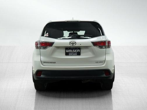 2016 Toyota Highlander LE Plus V6