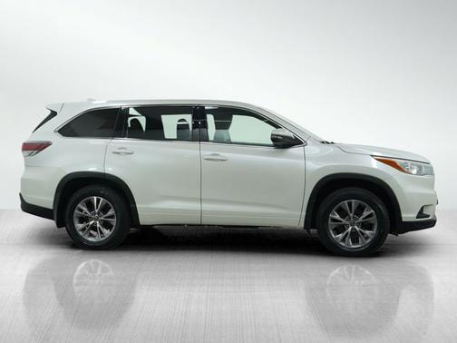 2016 Toyota Highlander LE Plus V6