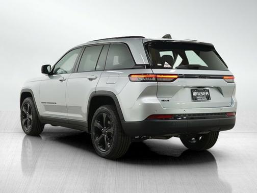 Silver Zynith 2023 Jeep Grand Cherokee Altitude