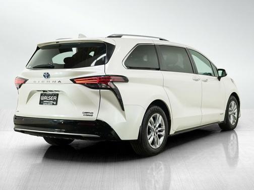 Blizzard Pearl 2021 Toyota Sienna Limited 7-Passenger