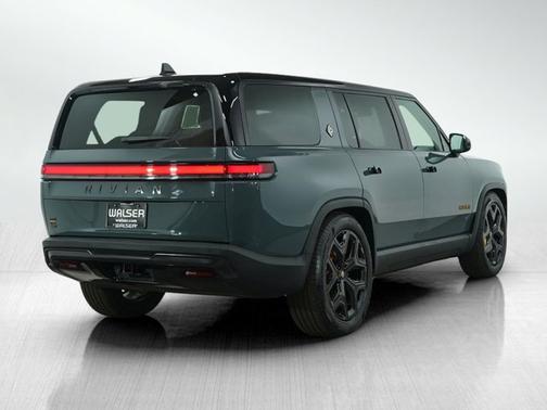 2025 Rivian R1S Ascend