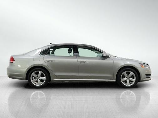 2014 Volkswagen Passat 1.8T SE