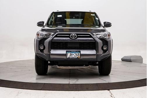 Photo 2 of 34 of 2021 Toyota 4Runner SR5 Premium