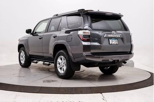 Photo 5 of 34 of 2021 Toyota 4Runner SR5 Premium