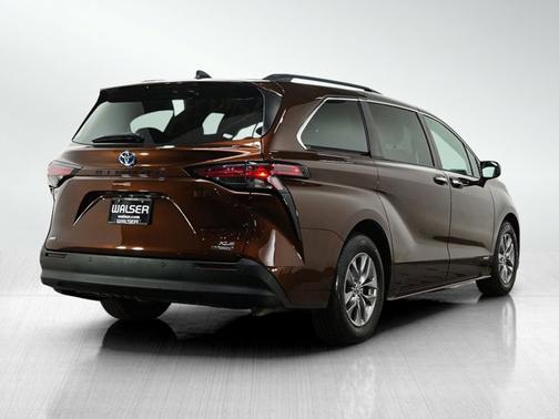 Sunset Bronze Mica 2021 Toyota Sienna XLE
