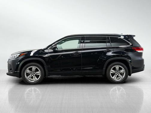 Midnight Black Metallic 2017 Toyota Highlander Limited