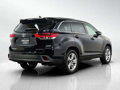 Midnight Black Metallic 2017 Toyota Highlander Limited