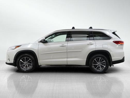 Blizzard Pearl 2017 Toyota Highlander XLE