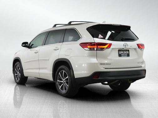 Blizzard Pearl 2017 Toyota Highlander XLE