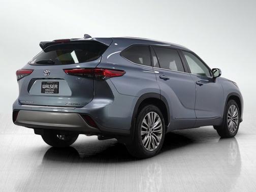2022 Toyota Highlander Platinum