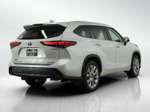 2022 Toyota Highlander Hybrid Hybrid Limited