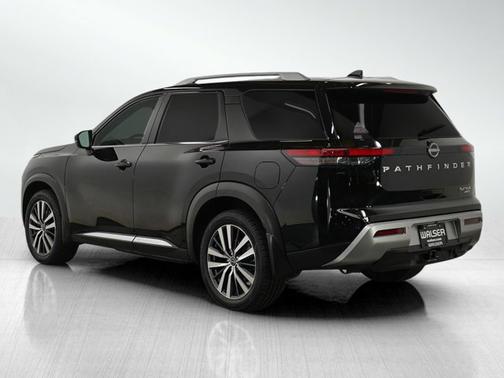 2022 Nissan Pathfinder Platinum