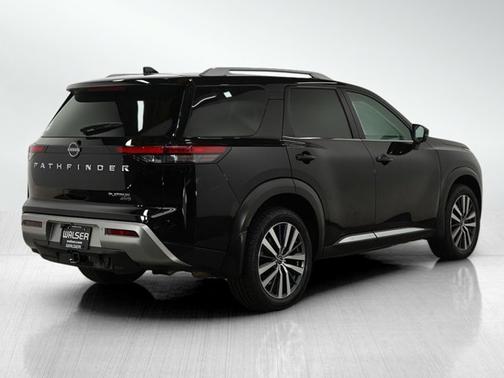 2022 Nissan Pathfinder Platinum