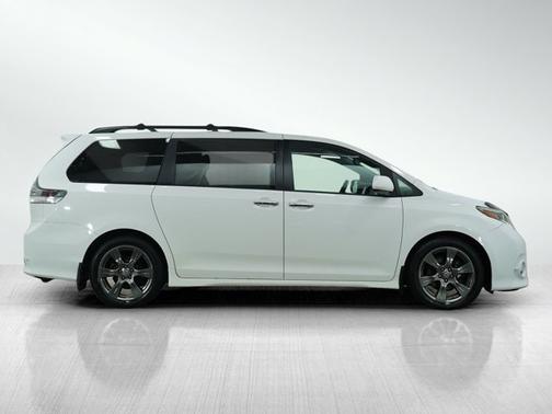 2017 Toyota Sienna SE