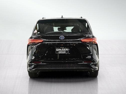 Midnight Black Metallic 2024 Toyota Sienna XSE