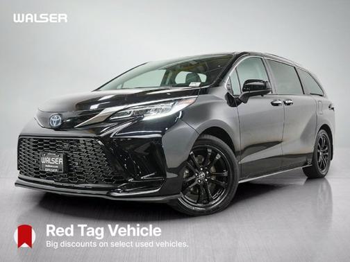 Midnight Black Metallic 2024 Toyota Sienna XSE