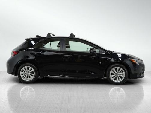 2025 Toyota Corolla Hatchback SE