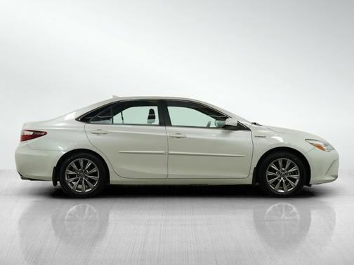 2017 Toyota Camry Hybrid XLE