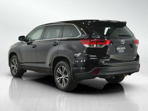 2017 Toyota Highlander LE
