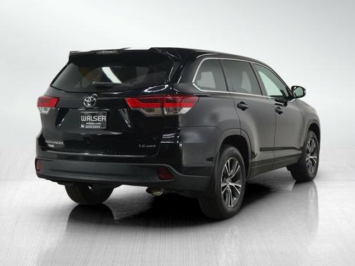 2017 Toyota Highlander LE
