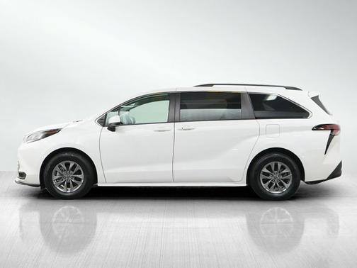 White 2022 Toyota Sienna LE