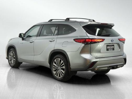 Celestial Silver Metallic 2021 Toyota Highlander Hybrid Platinum