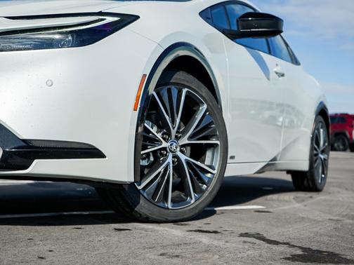2025 Toyota Prius XLE