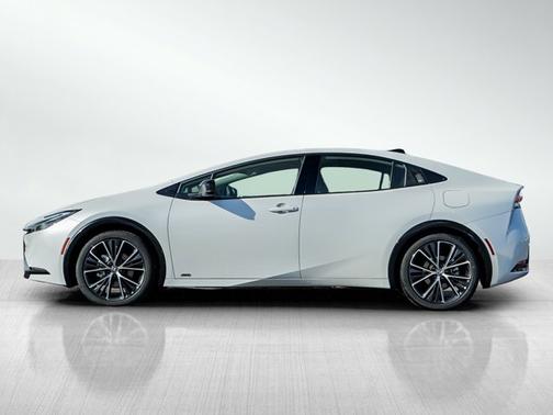 2025 Toyota Prius XLE