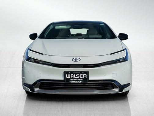 2025 Toyota Prius XLE