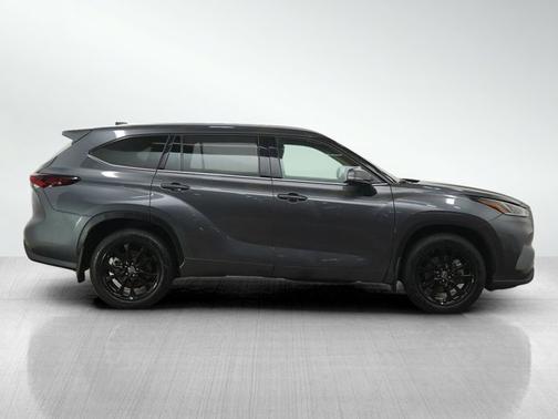 Magnetic Gray Metallic 2024 Toyota Highlander Limited