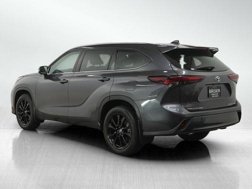 Magnetic Gray Metallic 2024 Toyota Highlander Limited