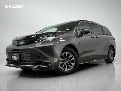 2024 Toyota Sienna XLE