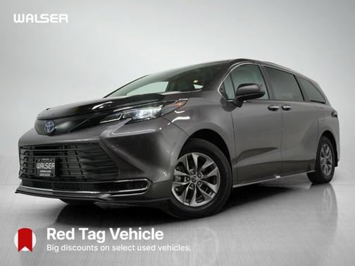 2024 Toyota Sienna XLE
