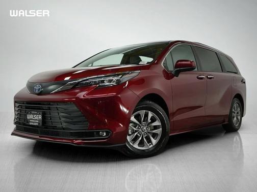 2025 Toyota Sienna XLE
