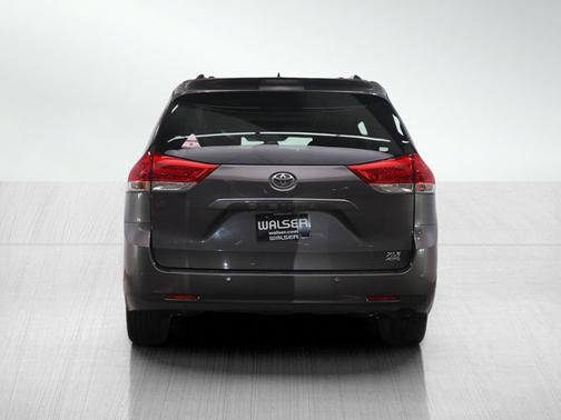 2012 Toyota Sienna XLE
