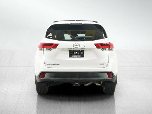 Blizzard Pearl 2019 Toyota Highlander XLE