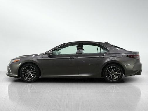 2021 Toyota Camry Hybrid XLE