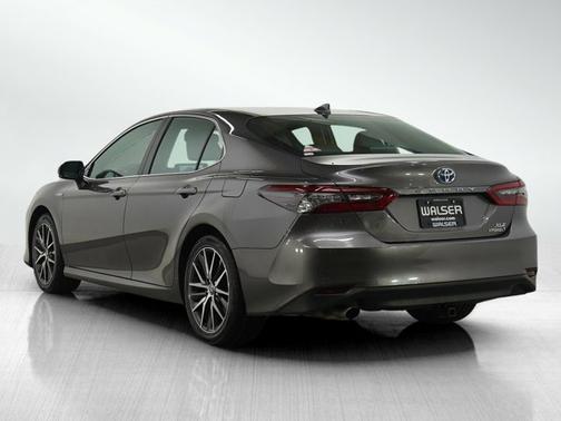 2021 Toyota Camry Hybrid XLE