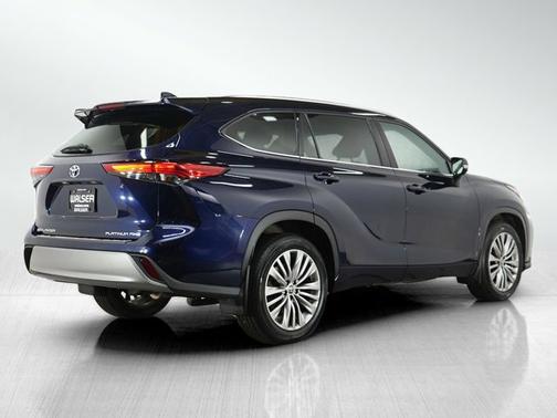 2022 Toyota Highlander Platinum