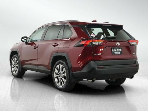 Pearl 2025 Toyota RAV4 XLE Premium