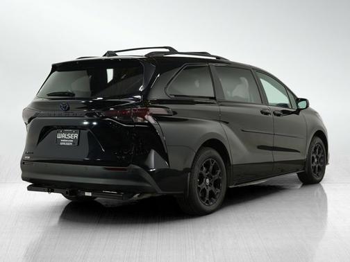 2025 Toyota Sienna Woodland Edition